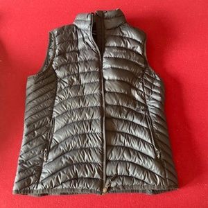 Marmot 600 Fill Down Vest in Women's Size Large (Color Black)
